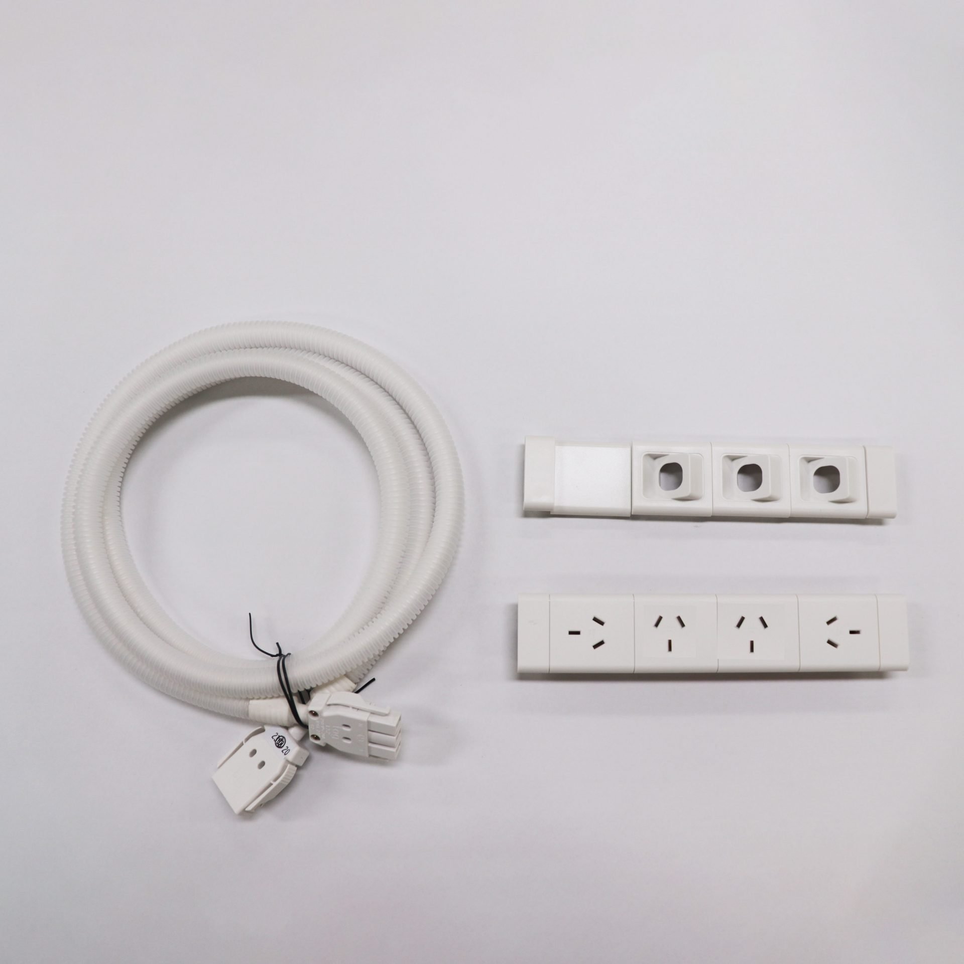 Rapidline Boost+ Power & Data – 4 GPO + 3 Data – White – Fits 1800mm Workstations